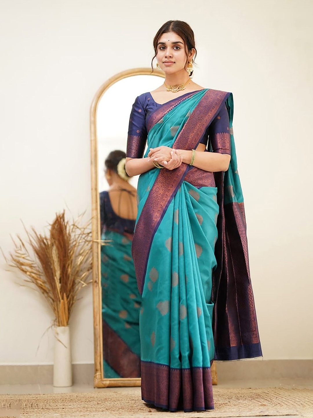 

KALINI Ethnic Motif Woven Design Zari Banarasi Saree, Teal