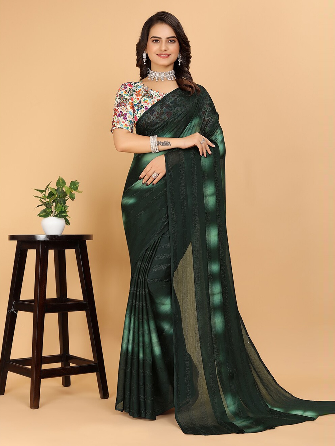 

Pionex Striped Printed Woven Design Poly Chiffon Saree, Green