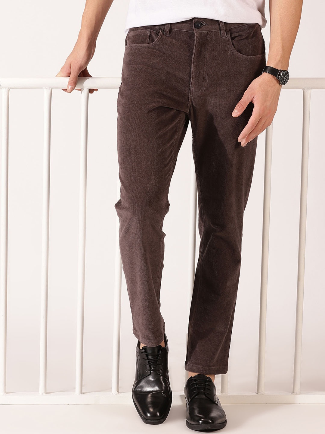 

Mast & Harbour Men Original Mid Rise Corduroy Chinos, Grey