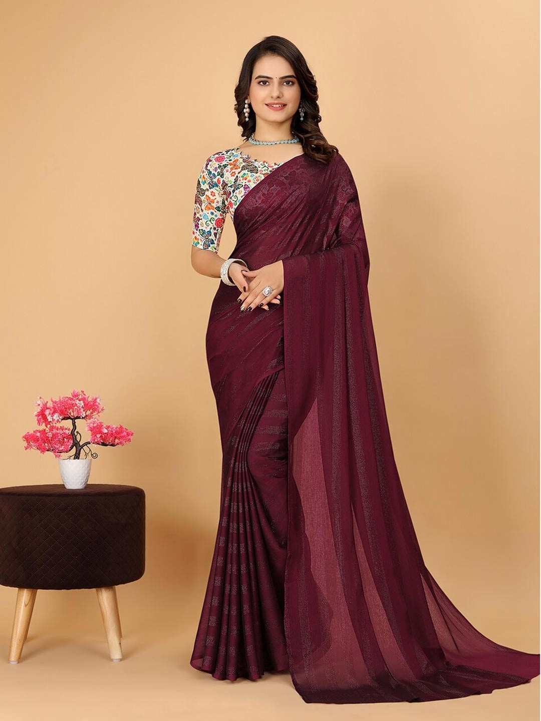 

Pionex Woven Design Poly Chiffon Handloom Saree, Maroon