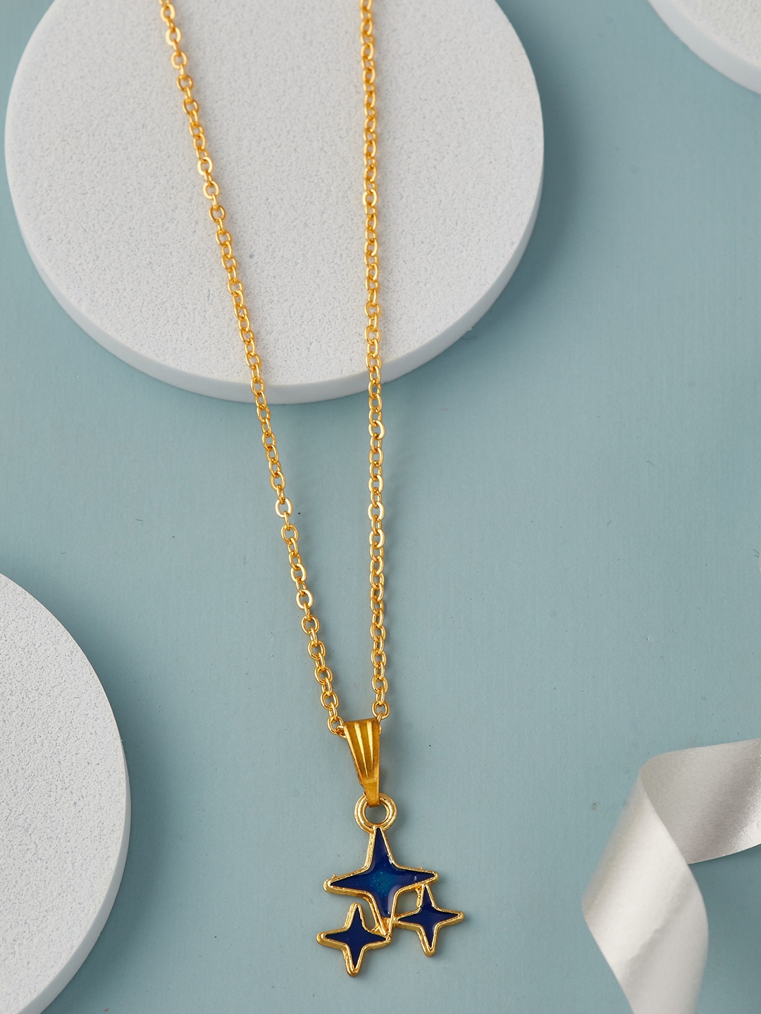 

DressBerry Gold-Plated Star Shaped Stone-Studded Pendant With Chain