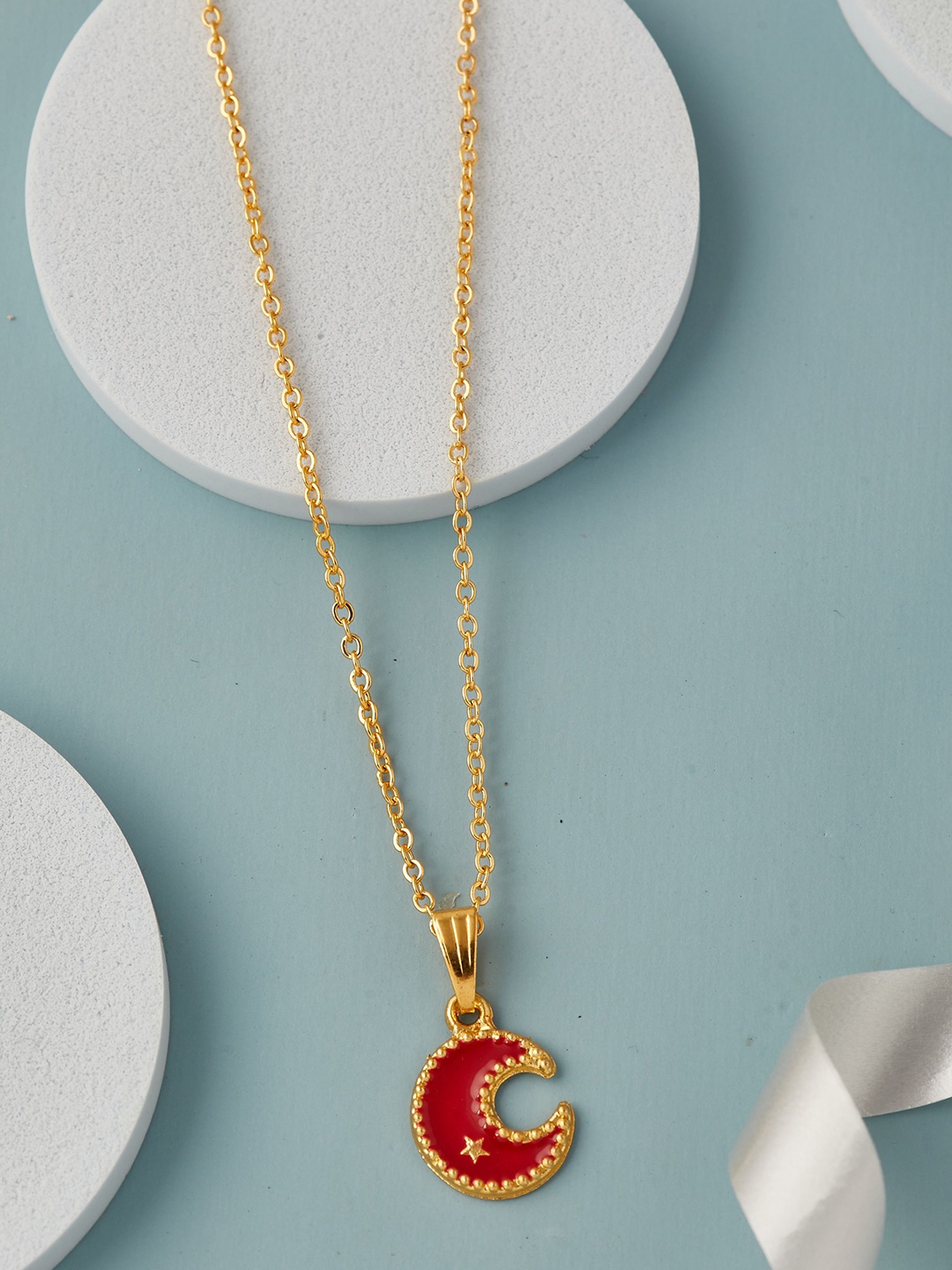 

DressBerry Gold-Plated Geometric Pendant with Chain