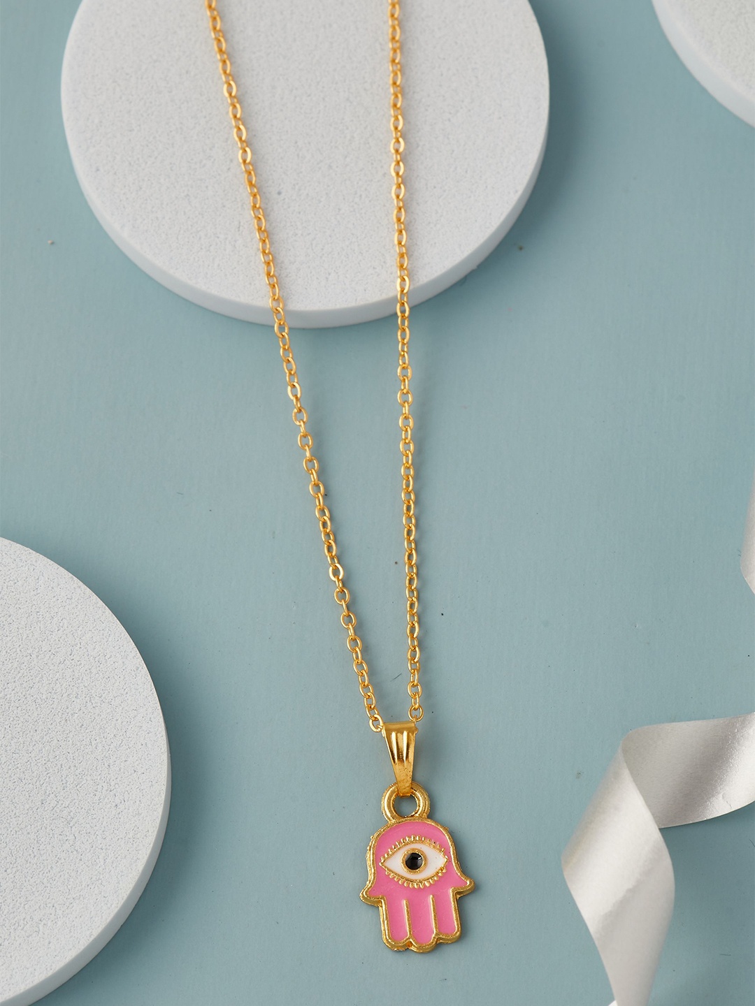 

DressBerry Gold-Plated Pendant With Chain