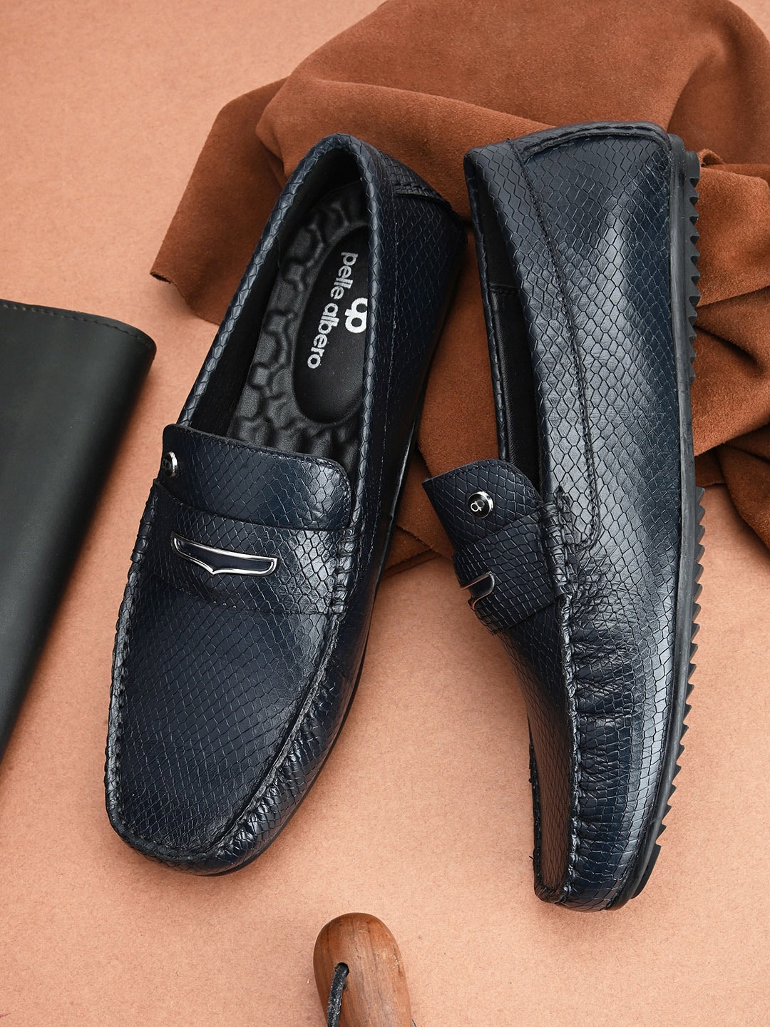 

pelle albero Men Textured Lightweight Square Toe Comfort Insole Leather Loafers, Navy blue