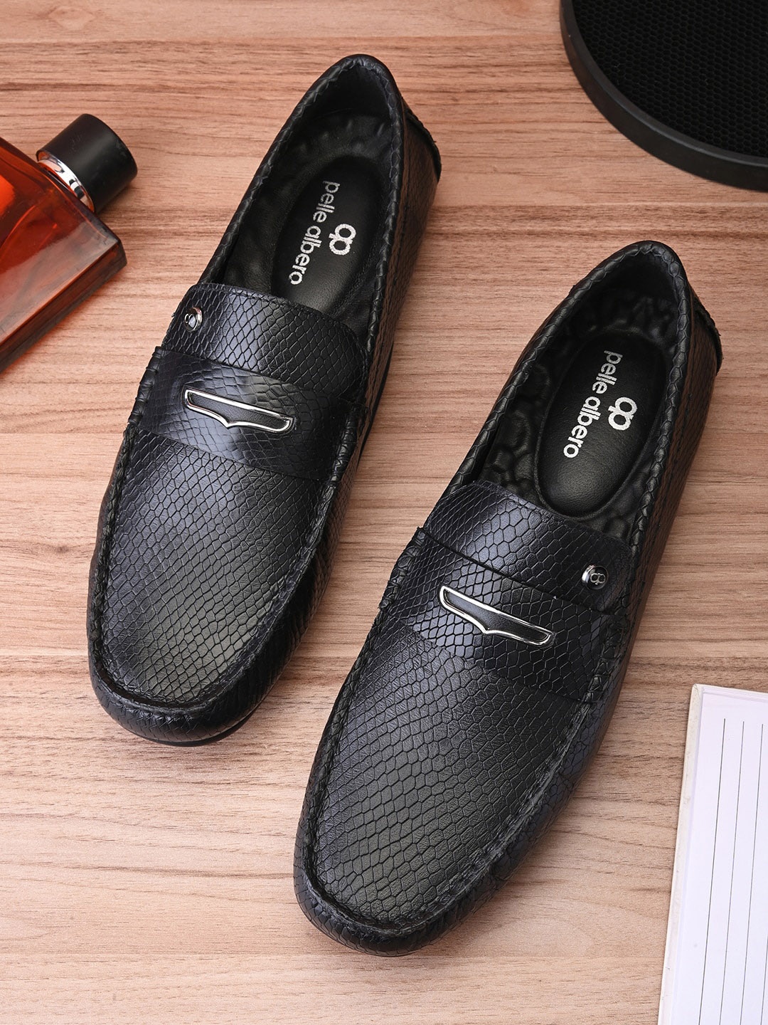 

pelle albero Men Textured Lightweight Square Toe Comfort Insole Leather Loafers, Black