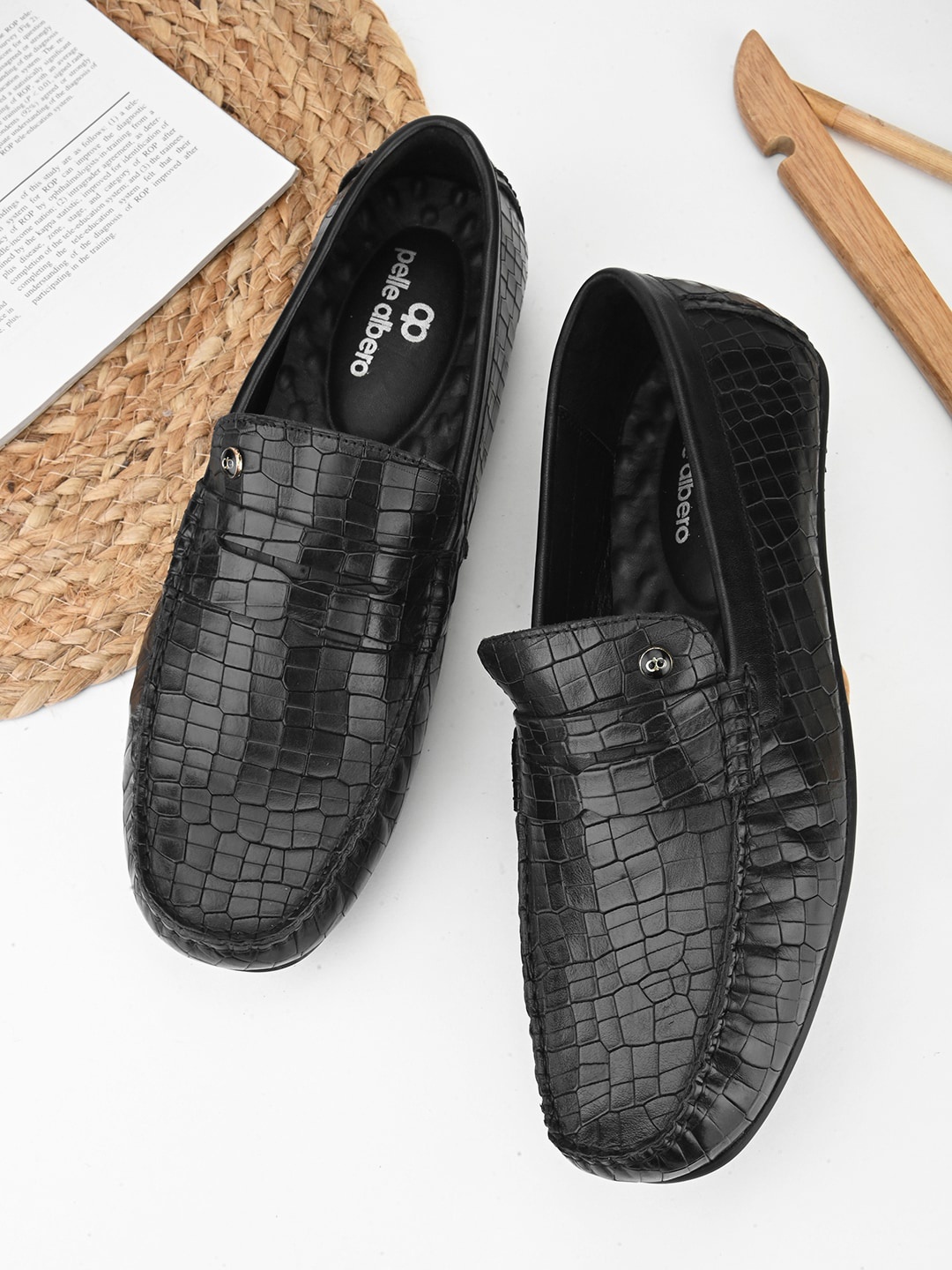 

pelle albero Men Textured Lightweight Square Toe Comfort Insole Leather Loafers, Black
