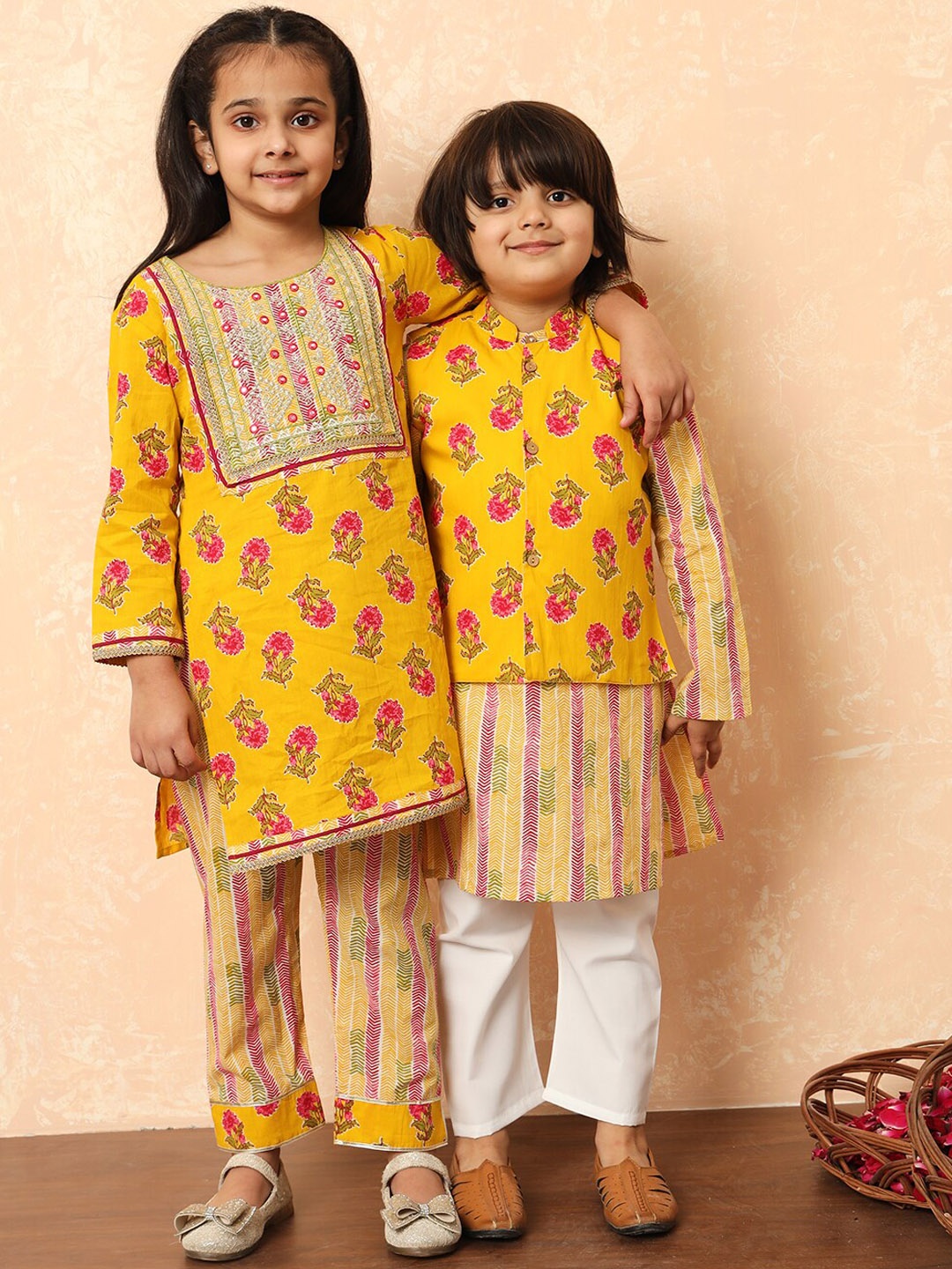 

Readiprint Girls Floral Printed Gotta Patti Pure Cotton Kurti with Pyjama, Yellow