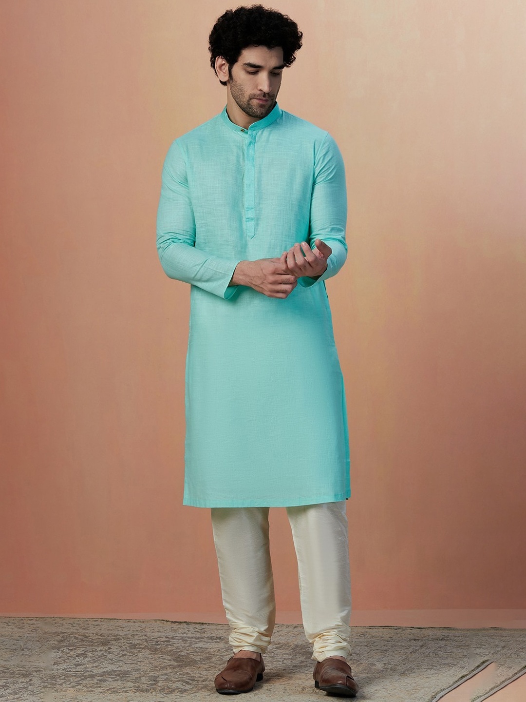 

Manyavar Mandarin Collar Pure Cotton Kurta with Pyjamas, Green