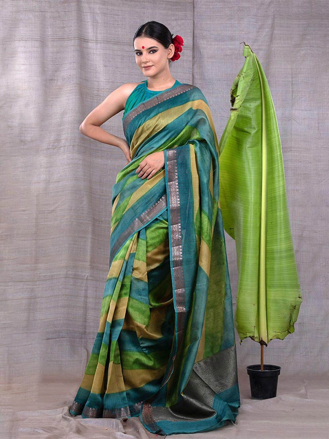 

CHINAYA BANARAS Striped Zari Saree, Green