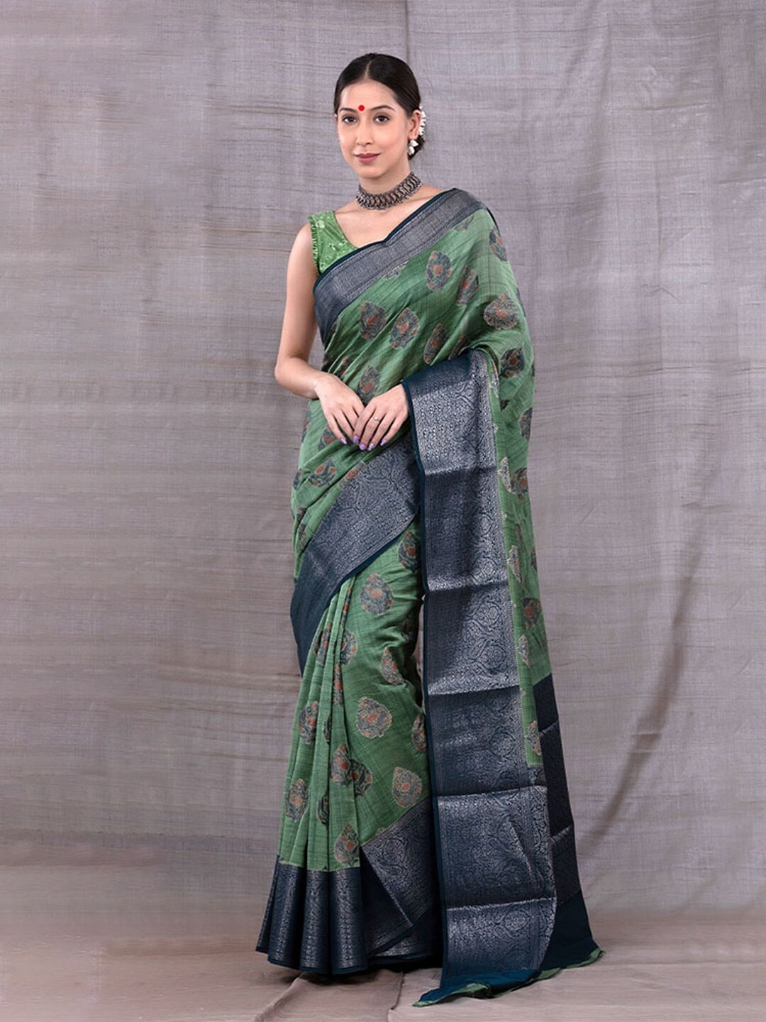 

CHINAYA BANARAS Ethnic Motifs Woven Design Zari Saree, Green