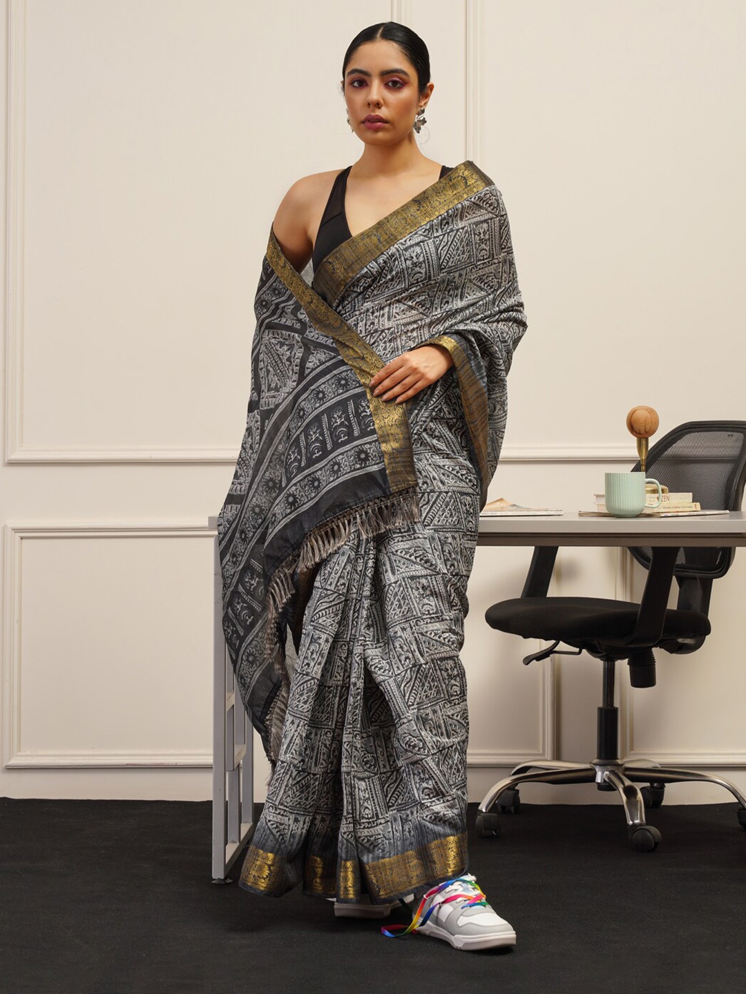 

Tikhi Imli Polycotton Printed Ready to Wear Saree, Grey