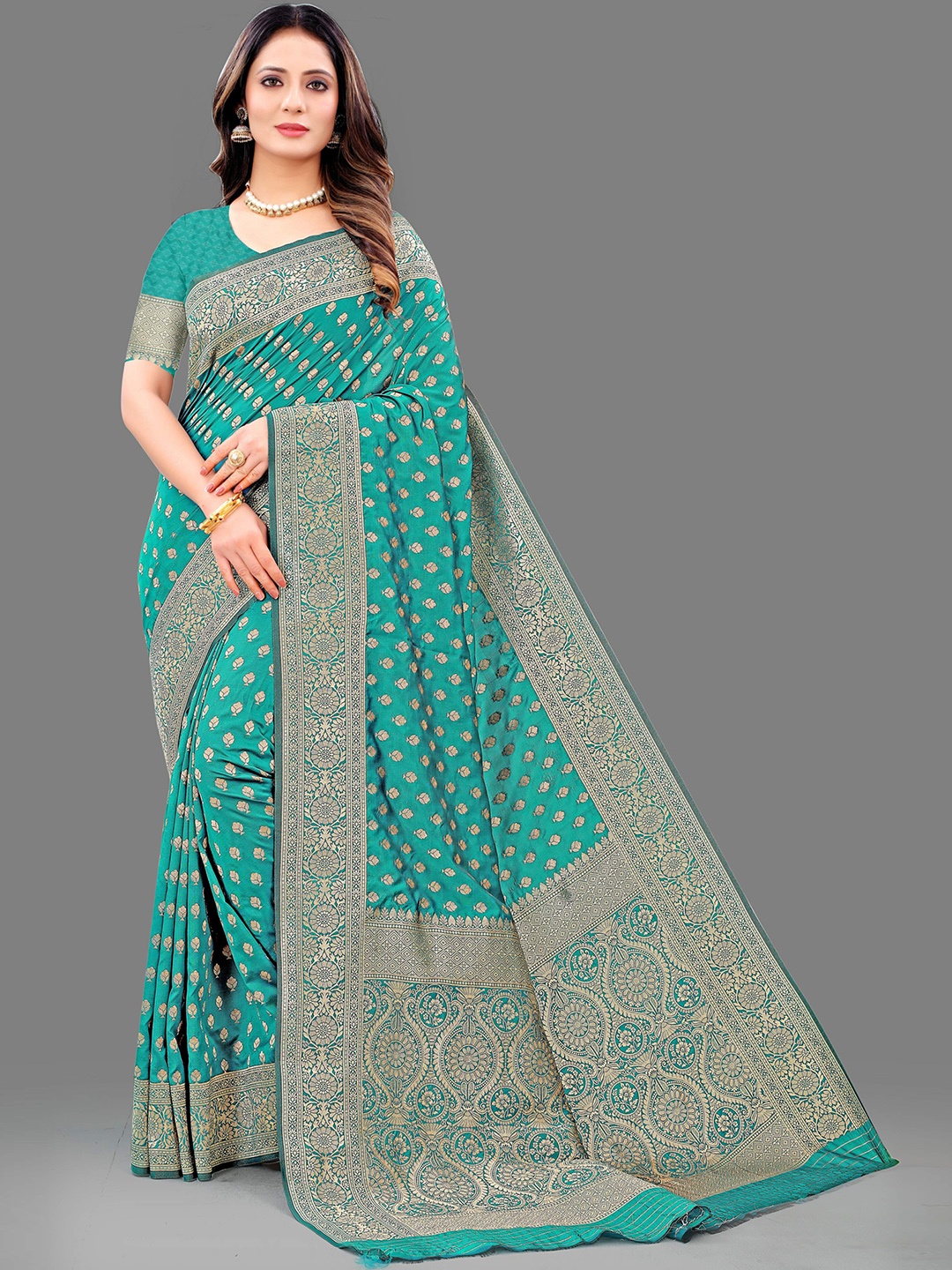 

NIWAA Floral Woven Design Zari Border Silk Kanjeevaram Saree, Green