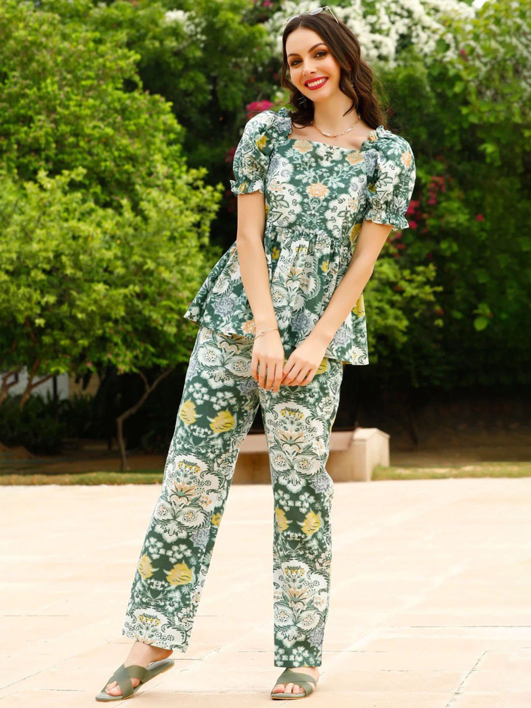 

ISHA TRADE Floral Printed Top With Palazzo Co-Ords, Green
