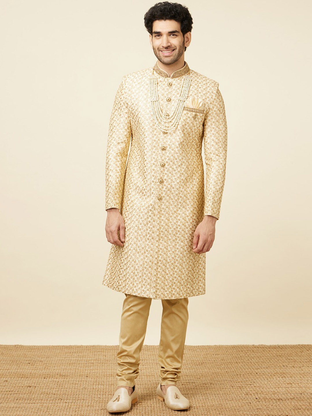 

Manyavar Men Embroidered Sherwani Set, Beige