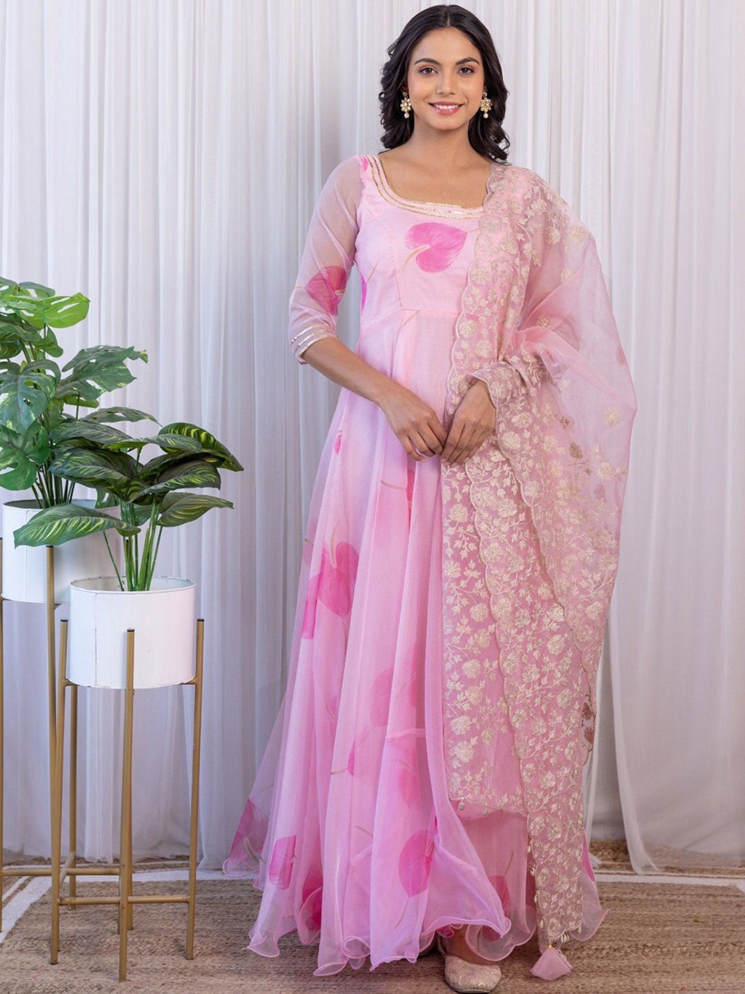 

BLACK SCISSOR Floral Printed Maxi Fit & Flare Ethnic Dress With Dupatta, Pink