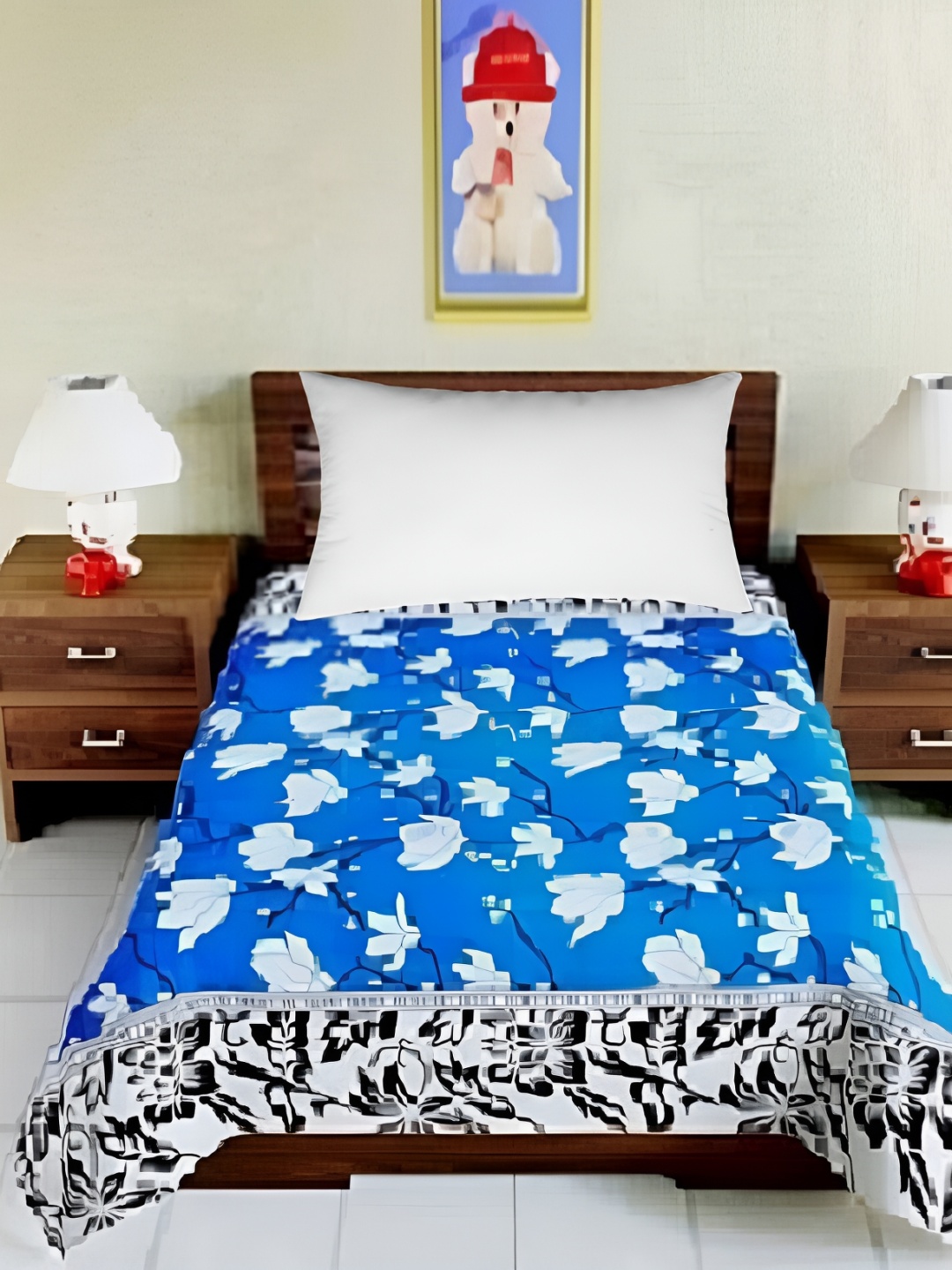 

Supreme Home Collective Blue Floral Microfiber 144 TC Single Bedsheet