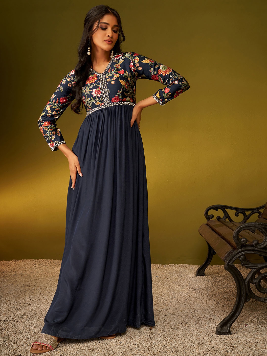 

DRESOUL Floral Print V-Neck Fit & Flare Maxi Dress, Navy blue