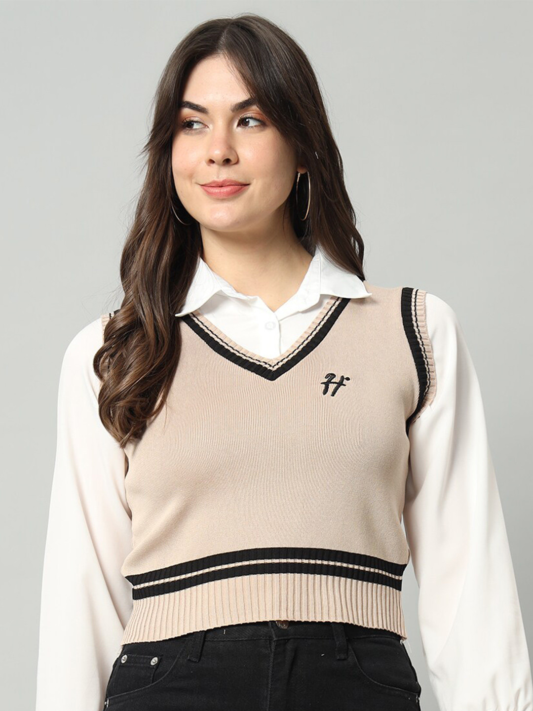 

BROOWL V-Neck Woollen Sweater Vest, Beige