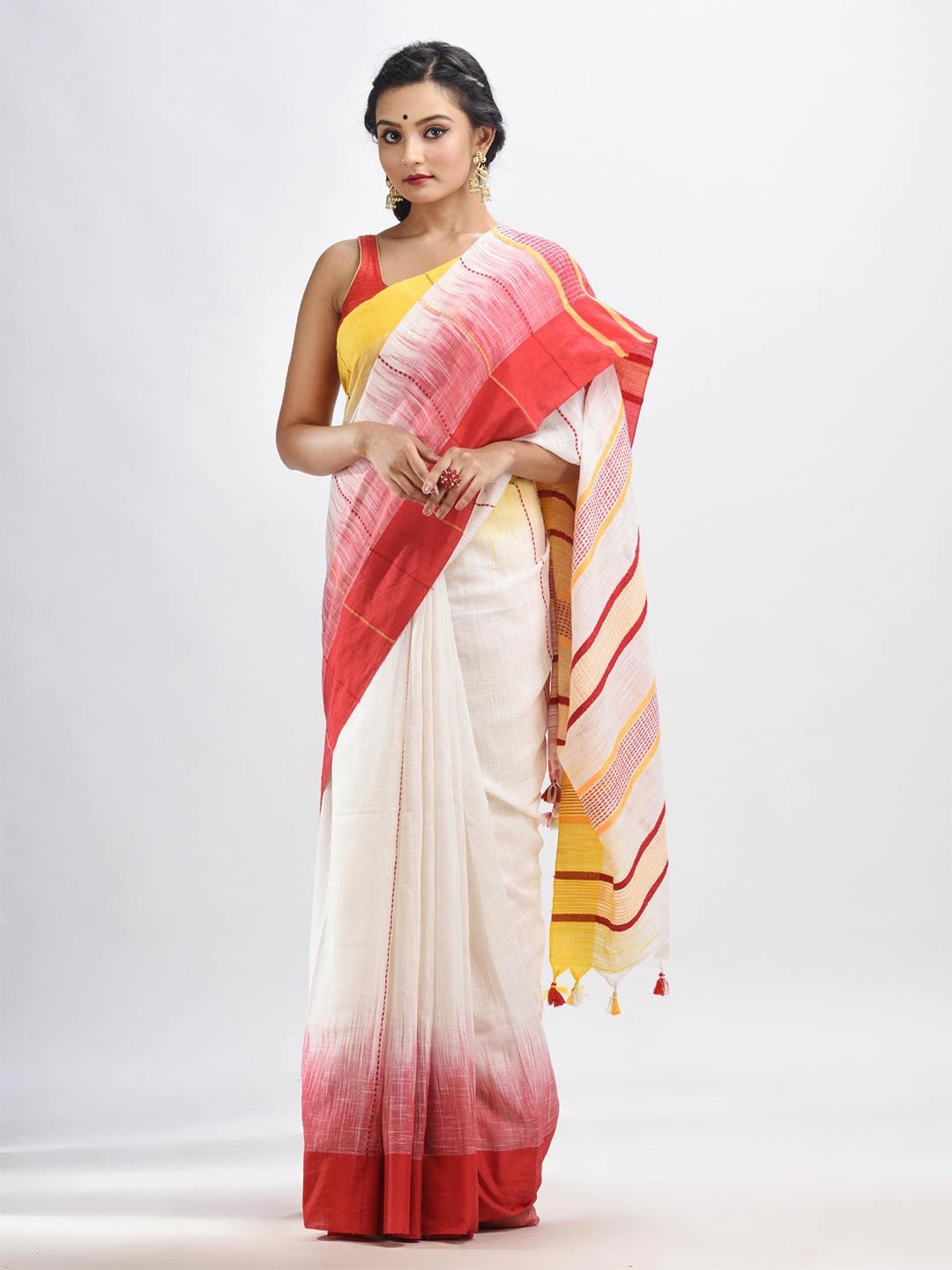 

Angoshobha Embroidered Pure Cotton Saree, White