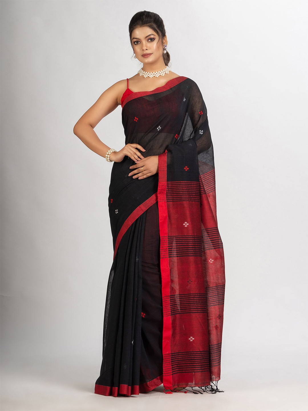

Angoshobha Ethnic Motif Woven Design Pure Cotton Jamdani Saree, Black