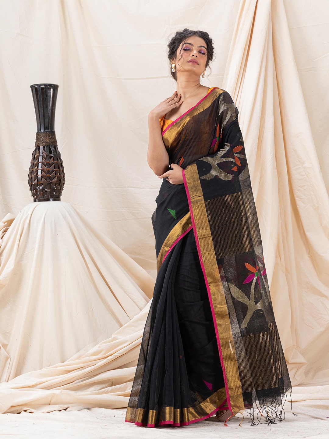 

Angoshobha Floral Woven Design Silk Cotton Jamdani Saree, Black