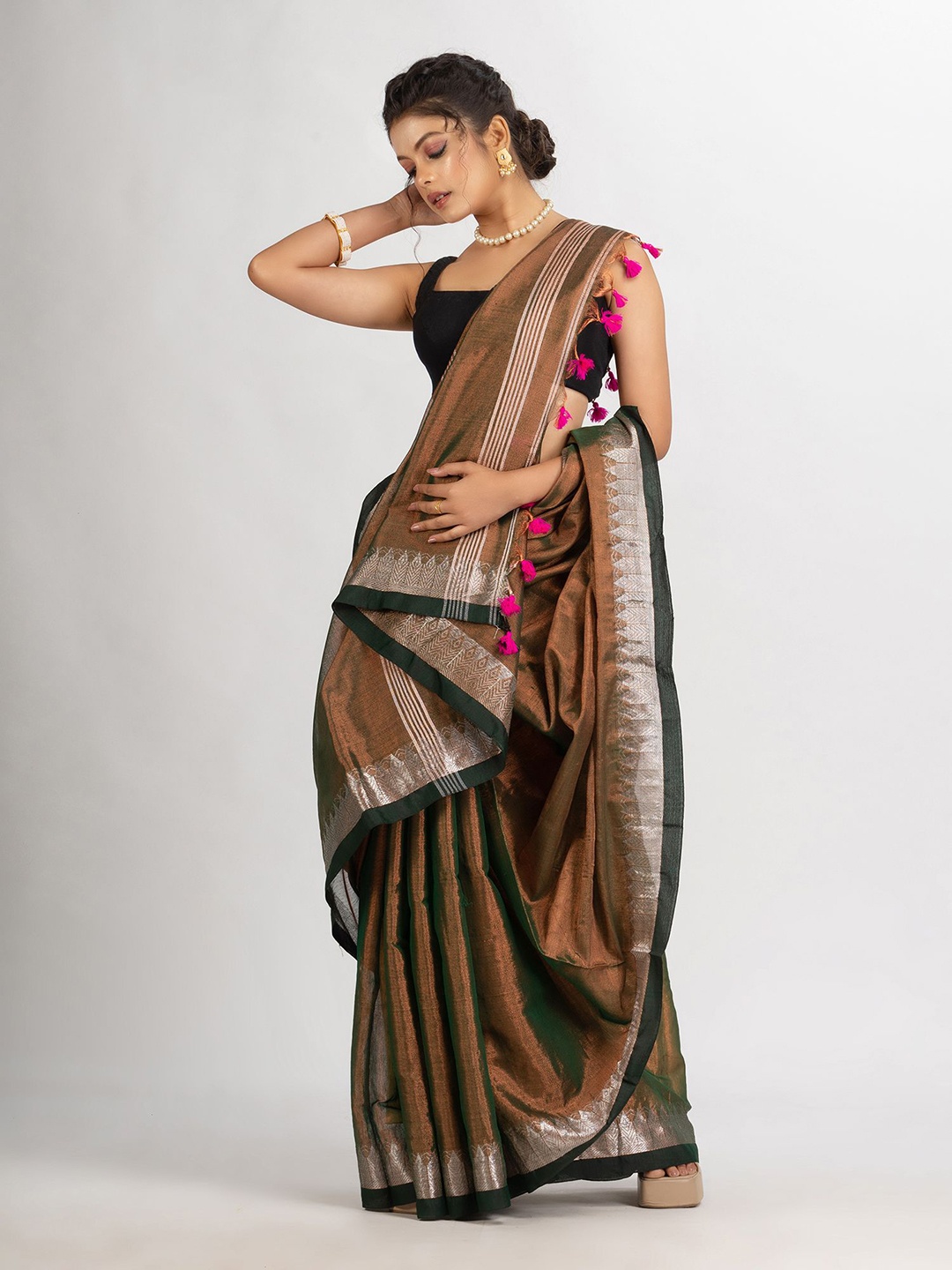 

Angoshobha Woven Design Zari Saree, Olive