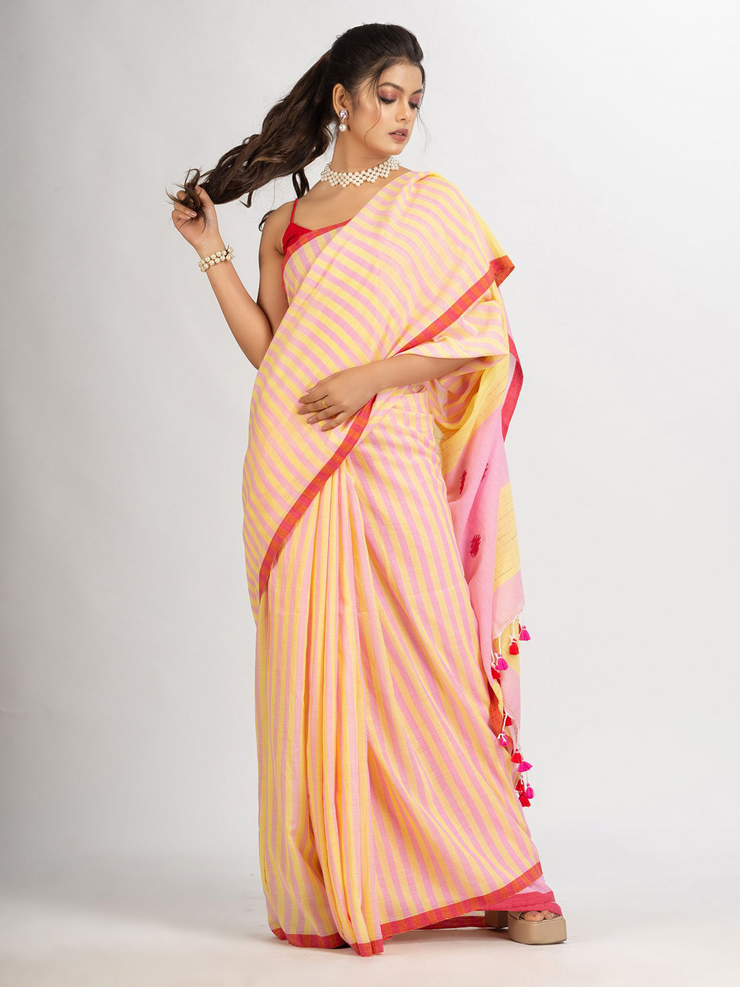 

Angoshobha Striped Pure Cotton Jamdani Saree, Pink