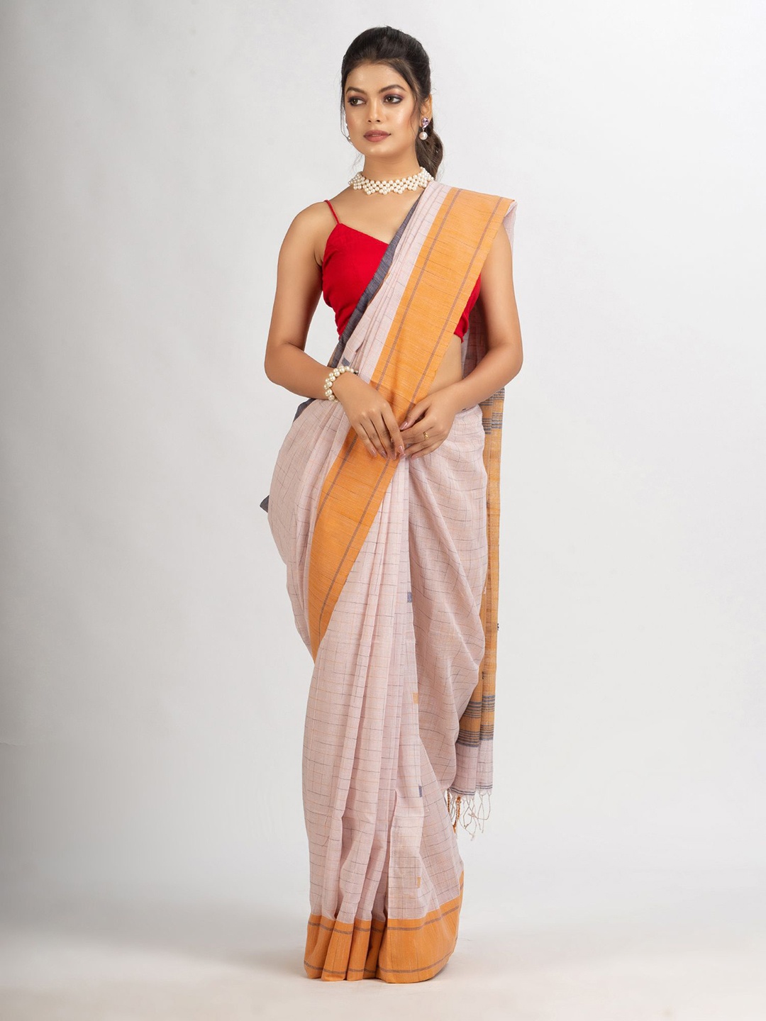 

Angoshobha Checked Pure Cotton Jamdani Saree, Pink