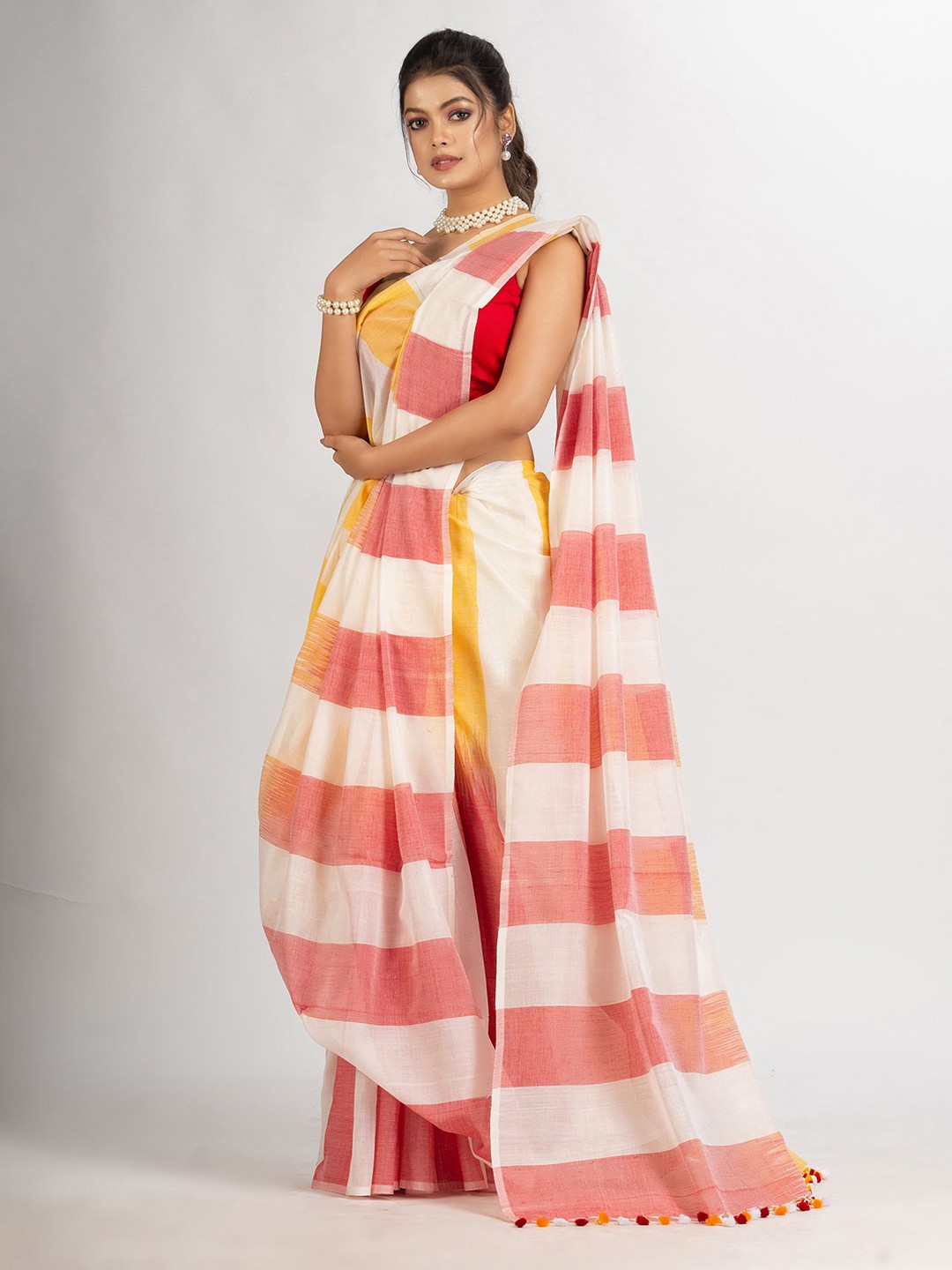 

Angoshobha Striped Pure Cotton Saree, White