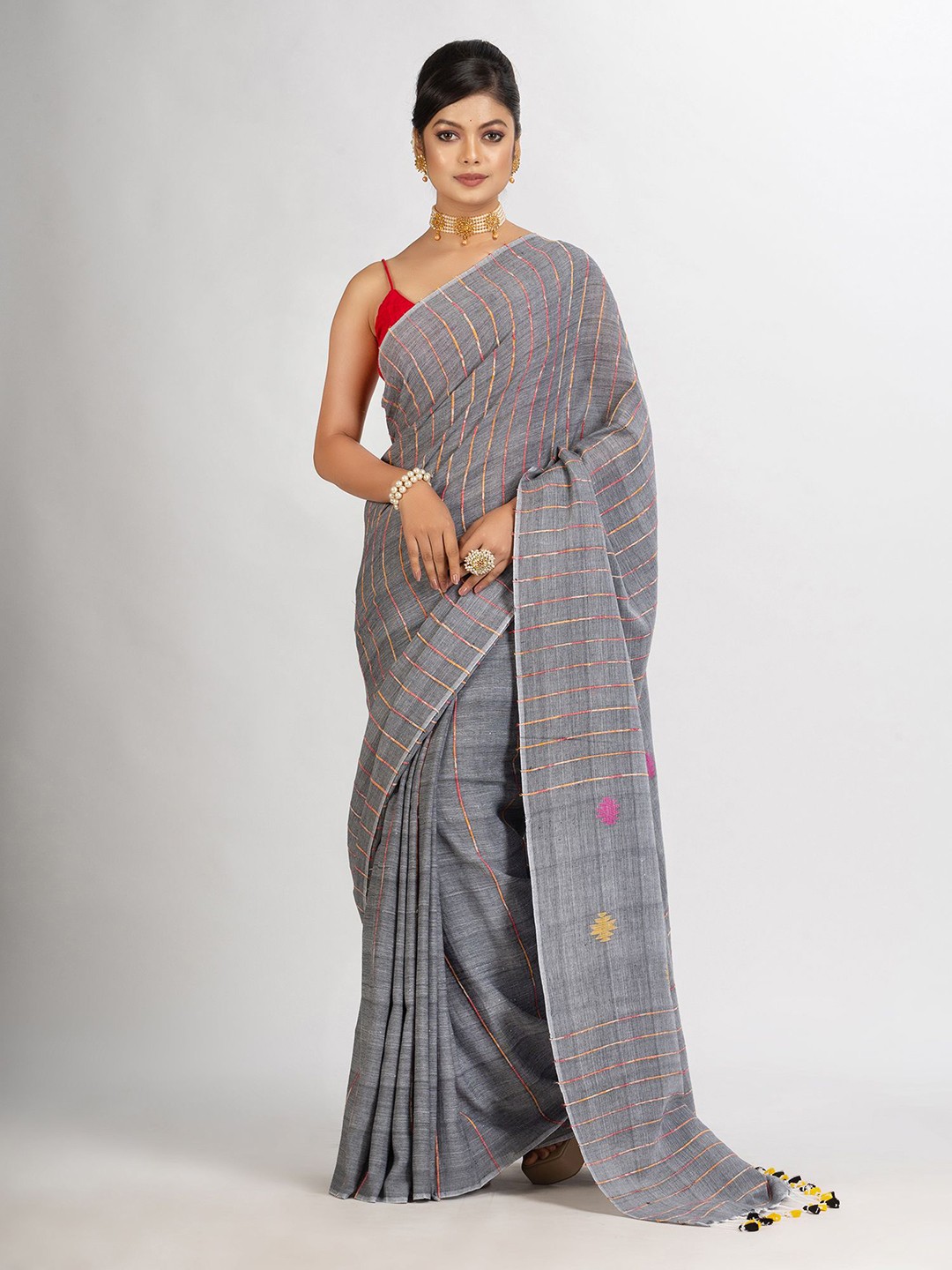 

Angoshobha Striped Pure Cotton Jamdani Saree, Grey