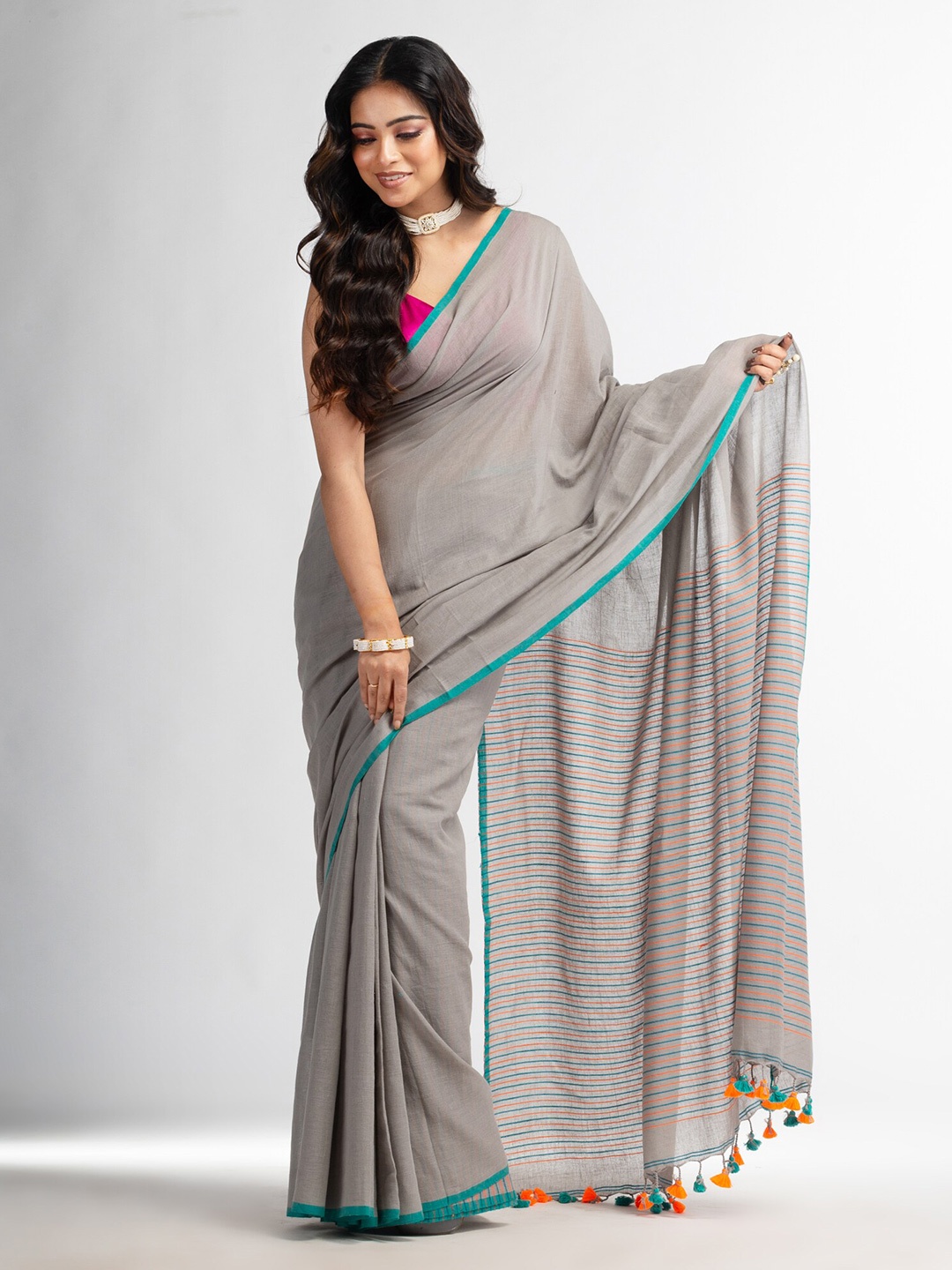 

Angoshobha Striped Pure Cotton Saree, Grey