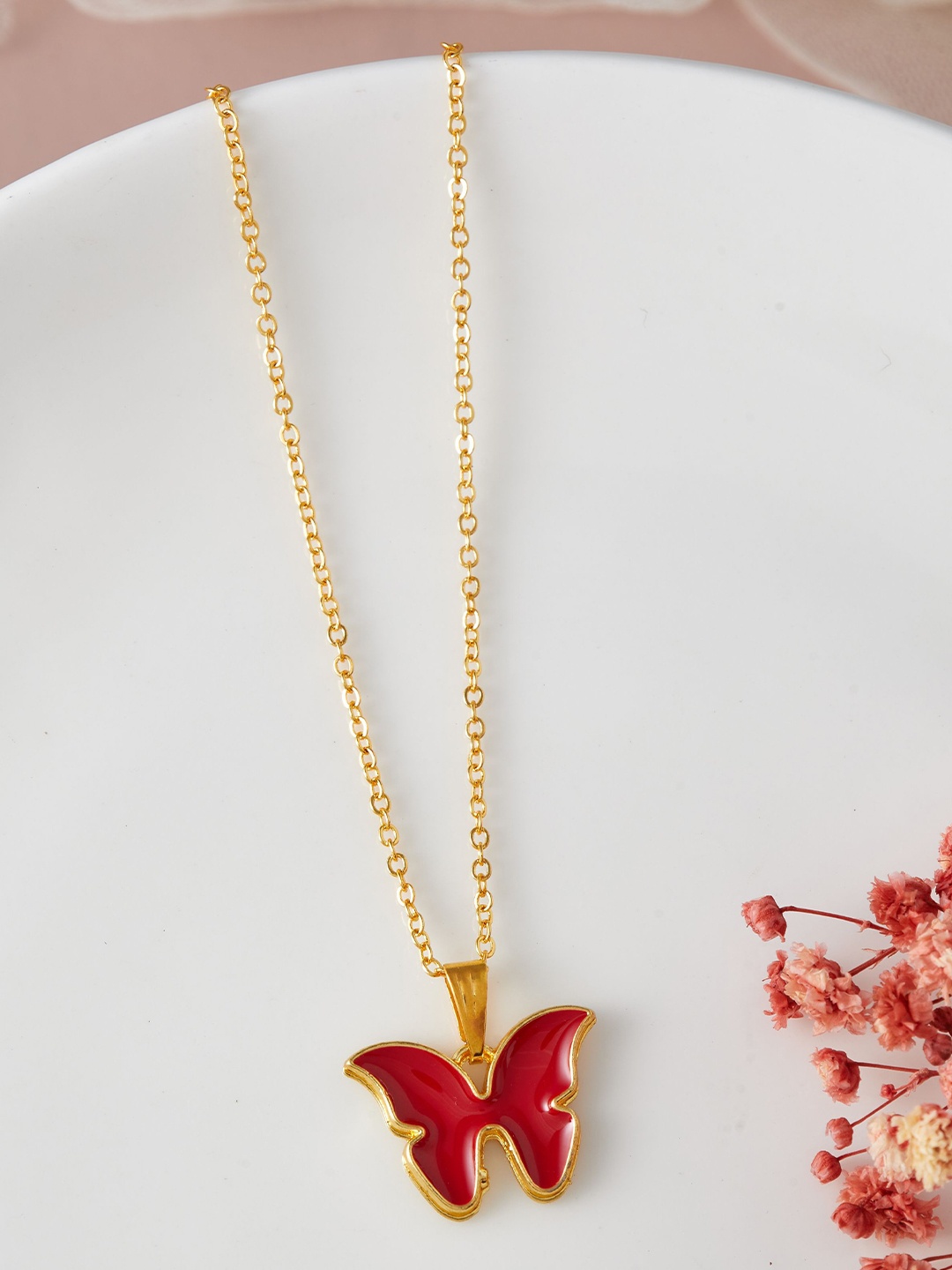 

DressBerry Gold-Plated Butterfly-Shaped Pendant with Chain