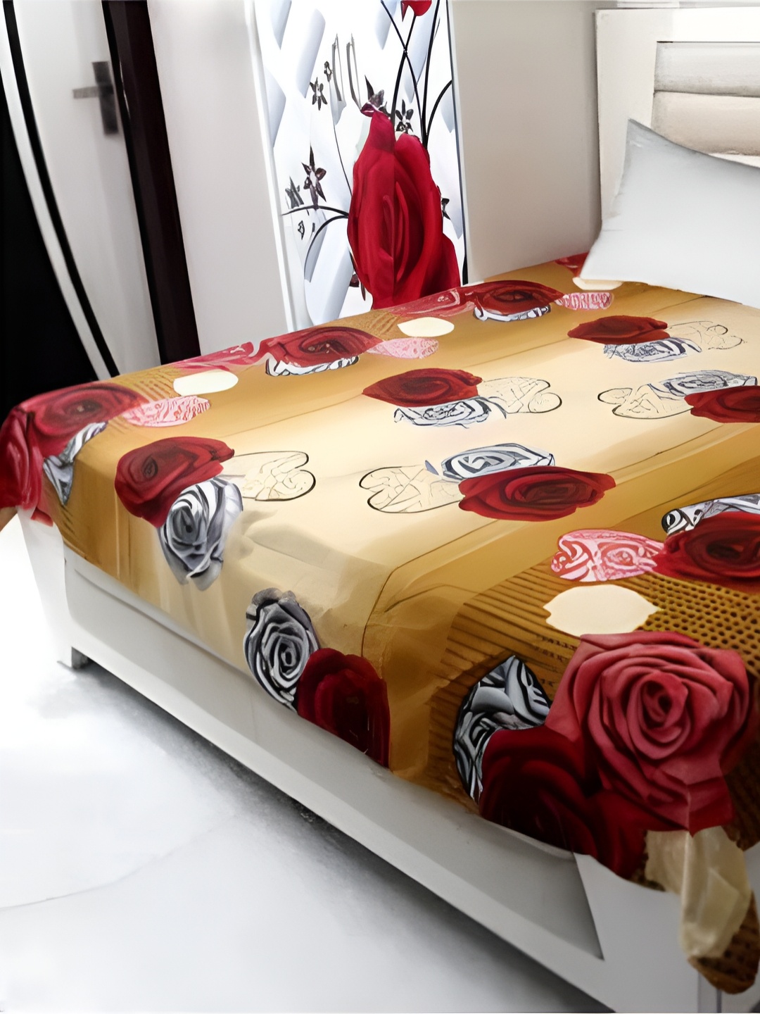 

Supreme Home Collective Gold Toned & Red Floral 144 TC Queen Bedsheet