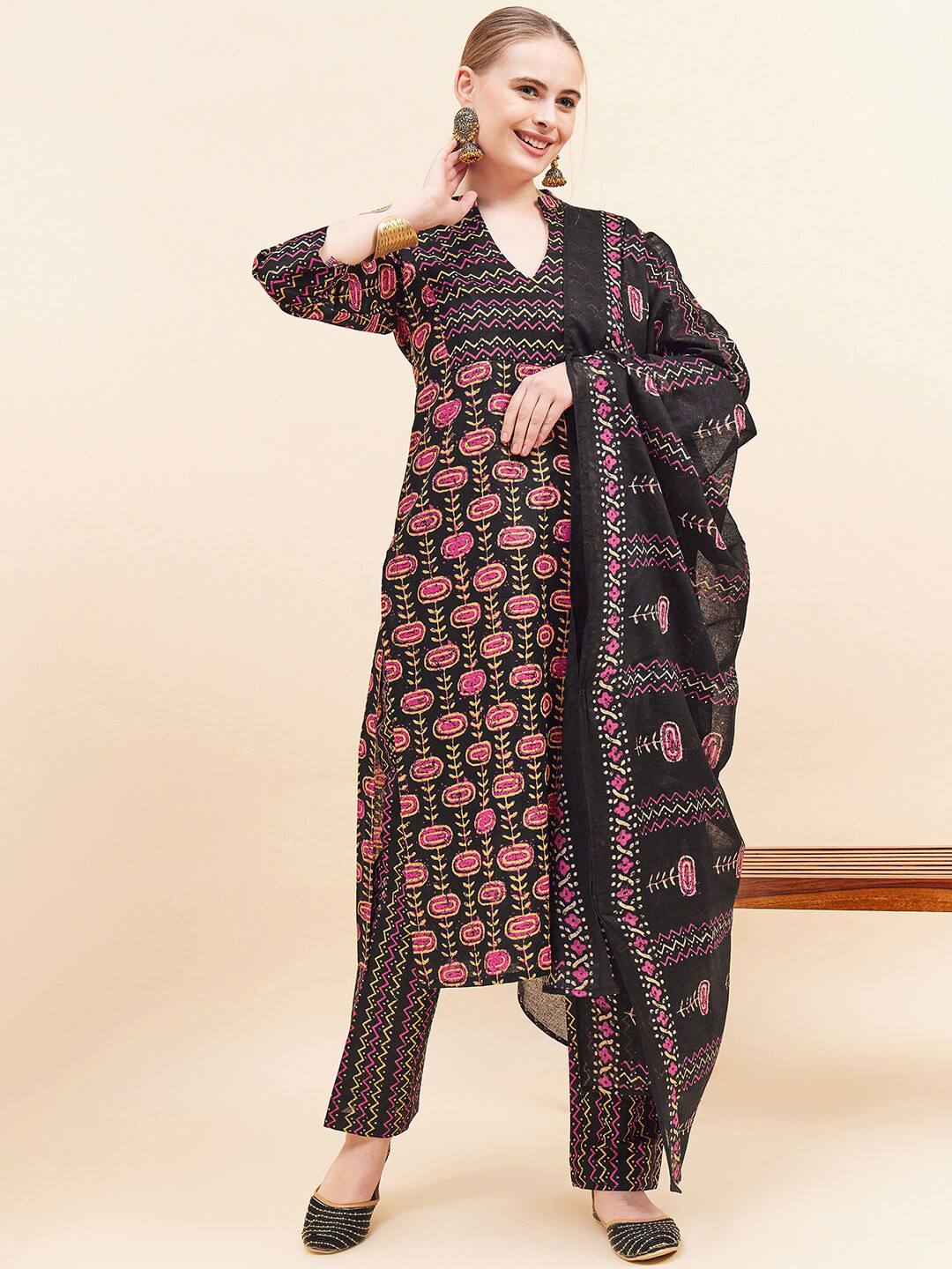 

BLACK SCISSOR Ethnic Motifs Printed Pure Cotton Kurta With Trousers & Dupatta
