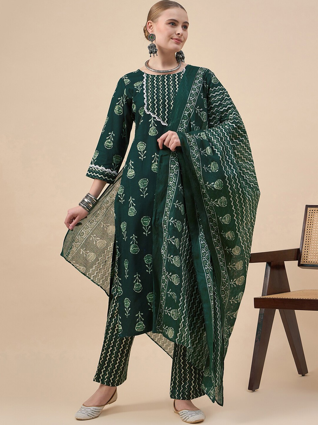 

BLACK SCISSOR Ethnic Motifs Printed Pure Cotton Kurta With Trousers & Dupatta, Green