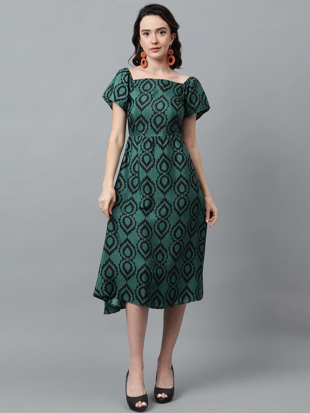 

Kotty Green Ethnic Motifs Printed Square Neck Puffed Sleeves Fit & Flare Midi Dress