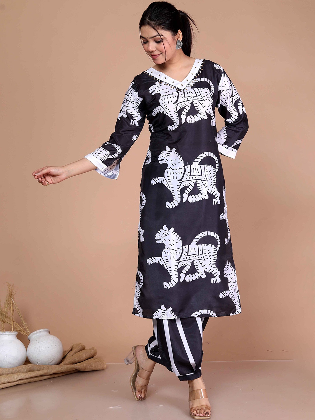 

MIRAVAN Animal Printed Regular Beads Kurta With Trousers, Black