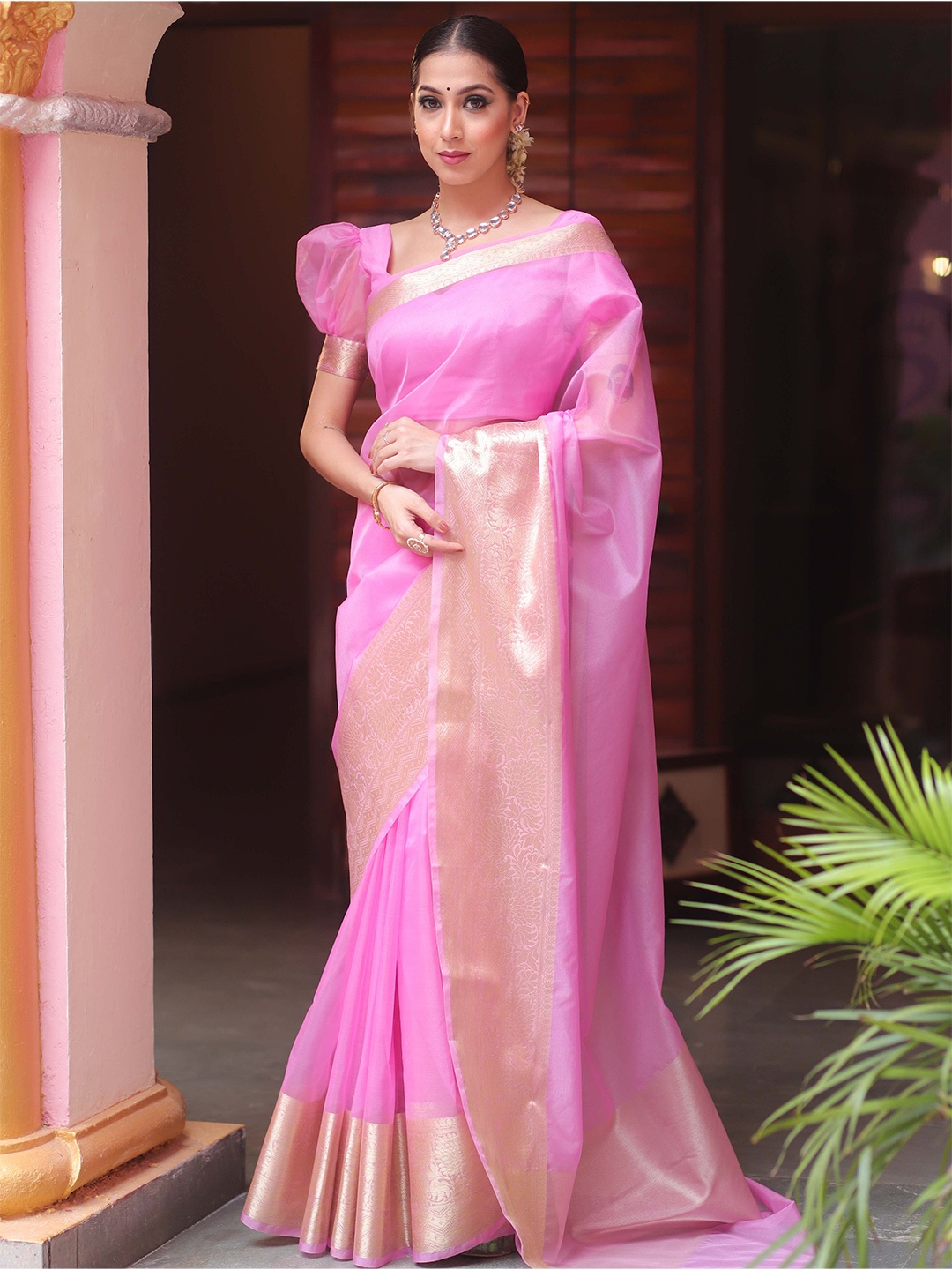 

Jinal & Jinal Zari Organza Banarasi Saree, Pink