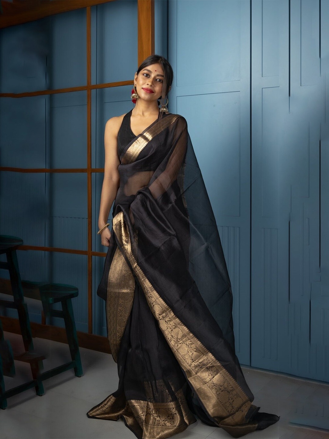 

Jinal & Jinal Zari Organza Banarasi Saree, Black