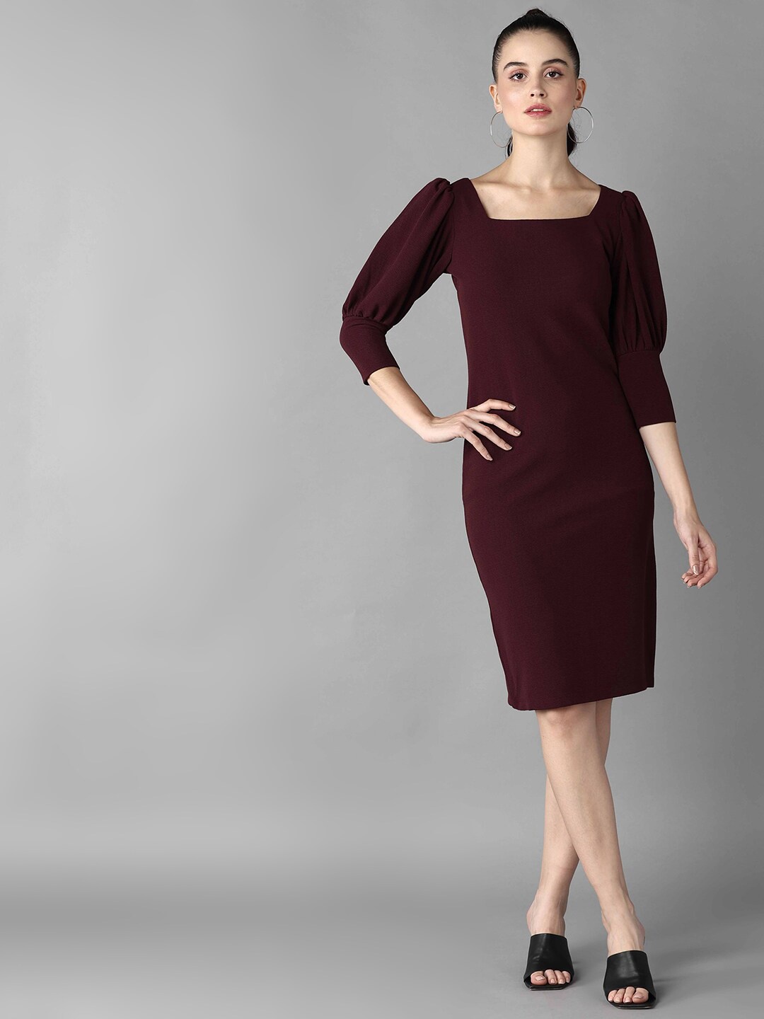

The Roadster Lifestyle Co. Maroon Square Neck Puff Sleeves Sheath Dress
