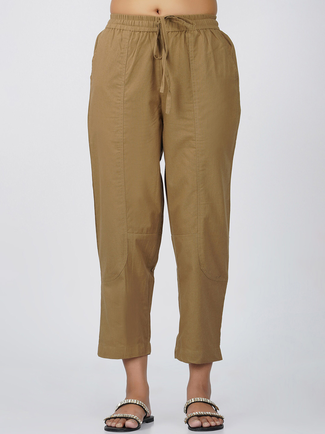 

SPARSA Women Relaxed Loose Fit Easy Wash Pleated Trousers, Coffee brown