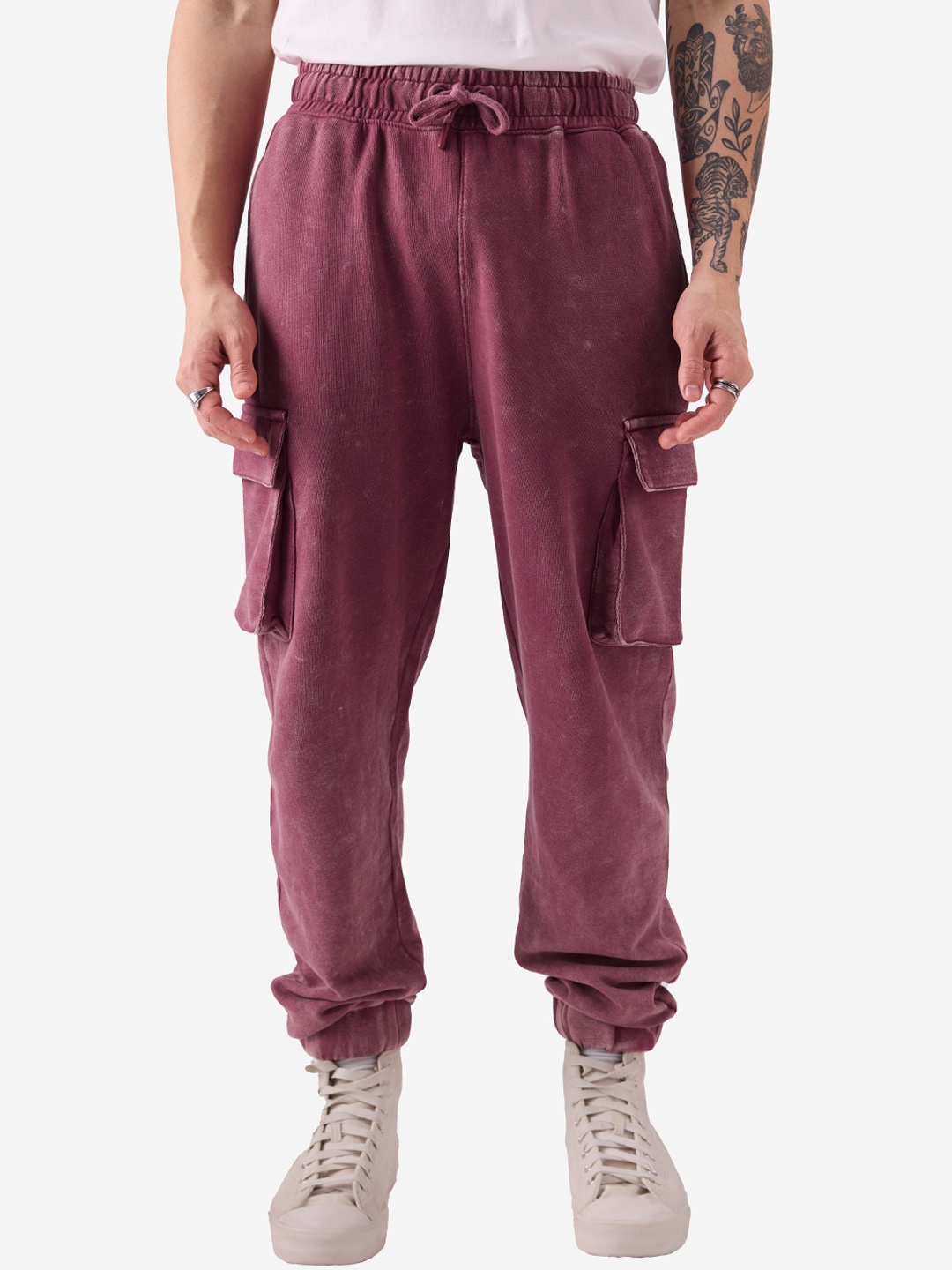 

The Souled Store Men Acid-Washed Relaxed Fit Cargo Joggers, Maroon