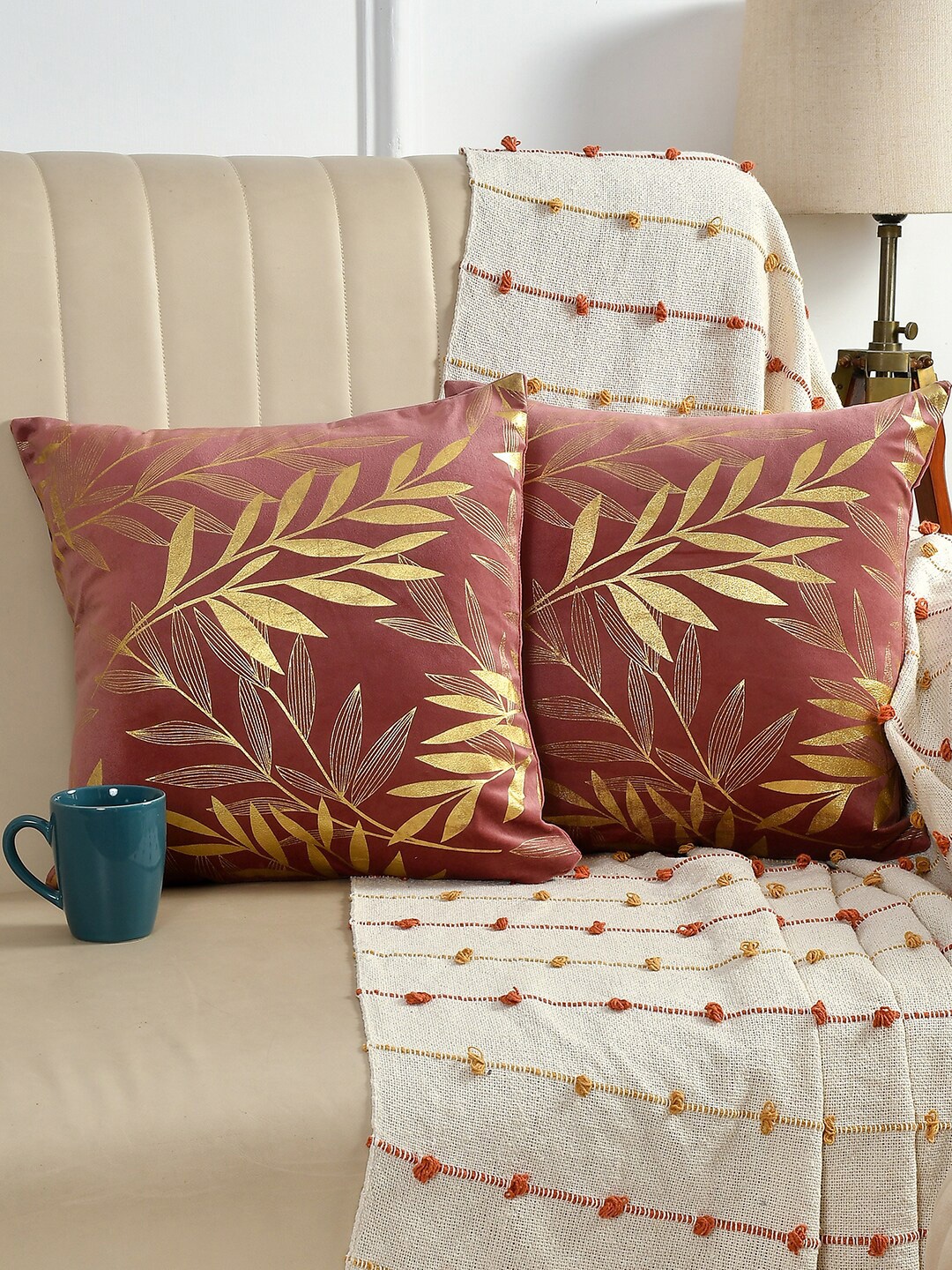 

AEROHAVEN Pink & Gold-Toned 2 Pieces Floral Printed Velvet Square Cushion Covers