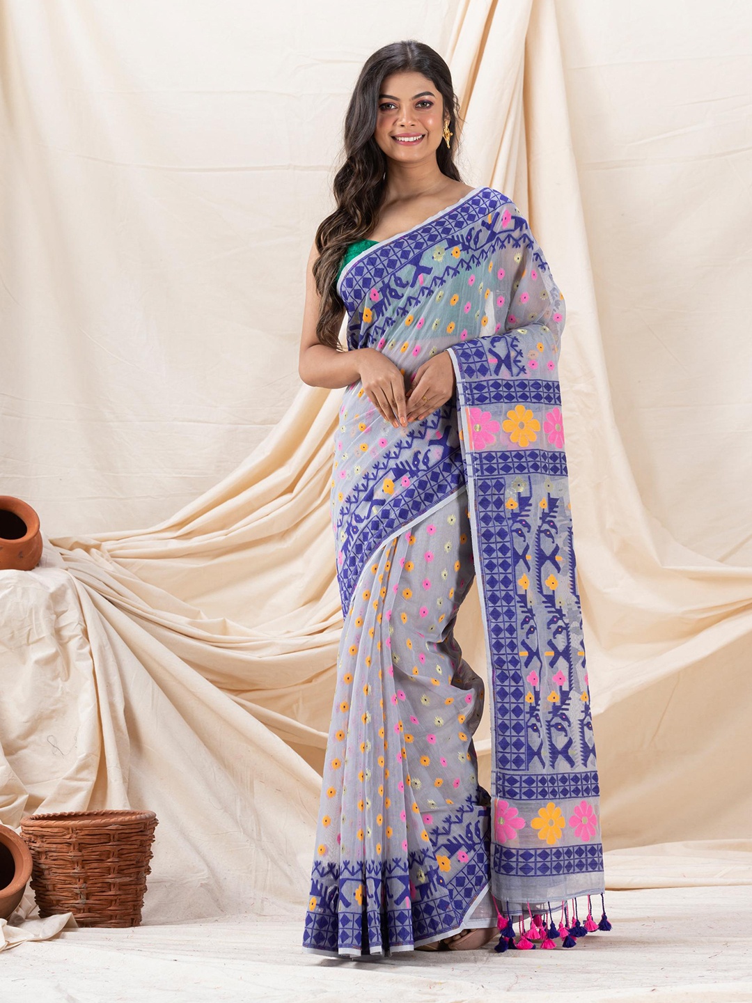 

Angoshobha Ethnic Motif Woven Design Jamdani Saree, Grey