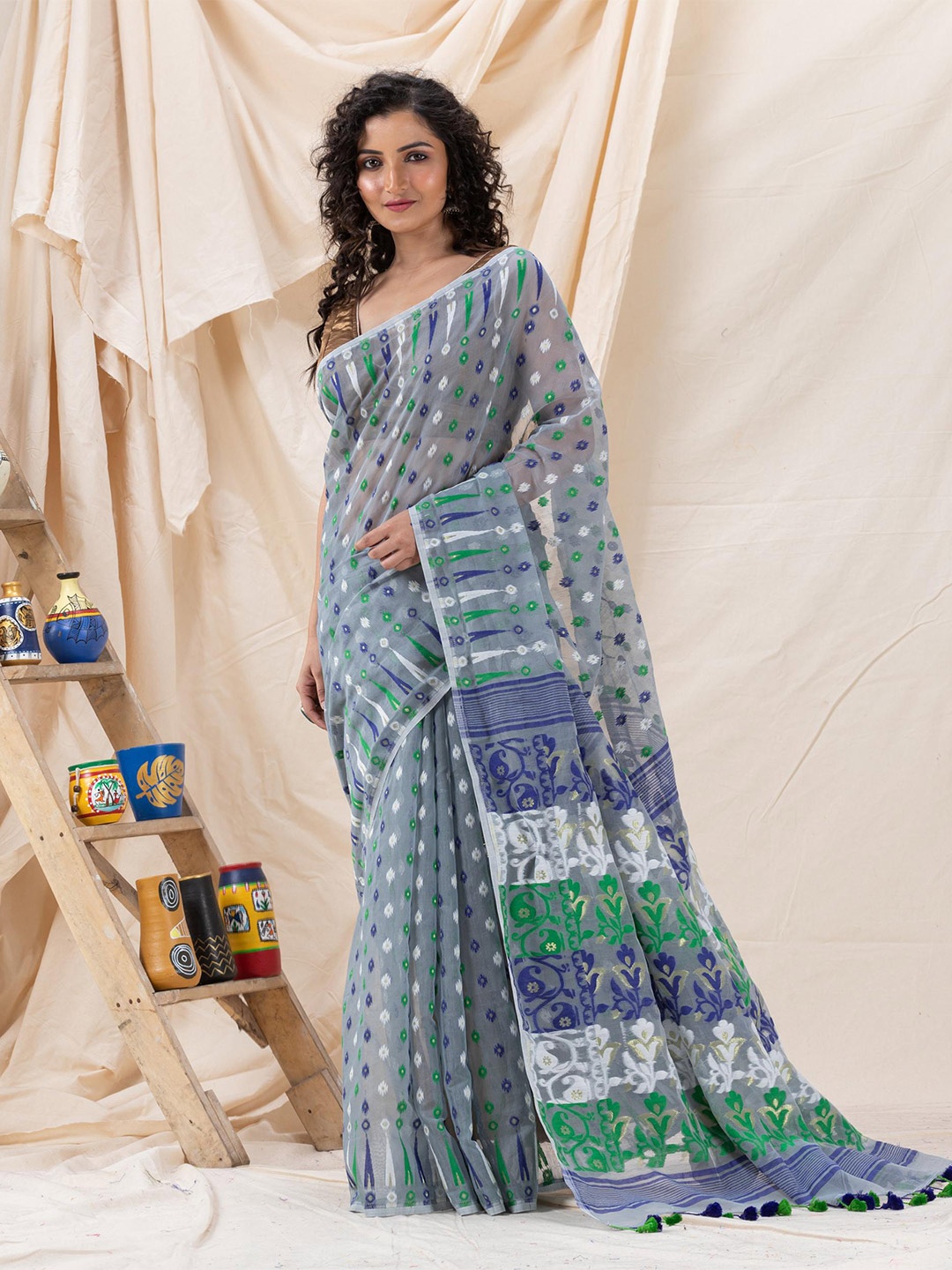

Angoshobha Ethnic Motifs Woven Design Jamdani Saree, Grey