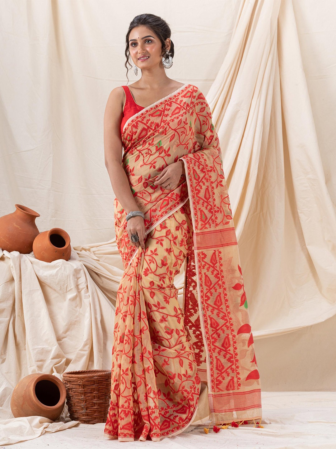 

Angoshobha Ethnic Motif Woven Design Jamdani Saree, Beige