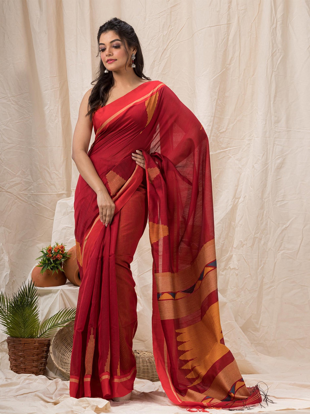 

Angoshobha Ethnic Motif Woven Design Jamdani Saree, Red