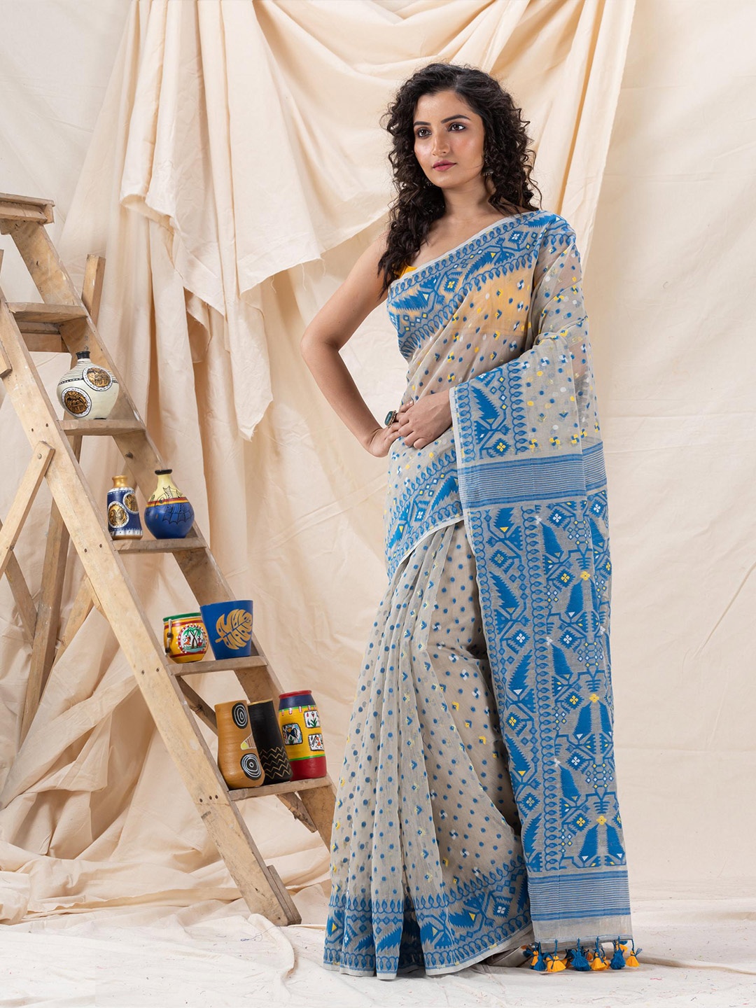 

Angoshobha Ethnic Motif Woven Design Jamdani Saree, Beige