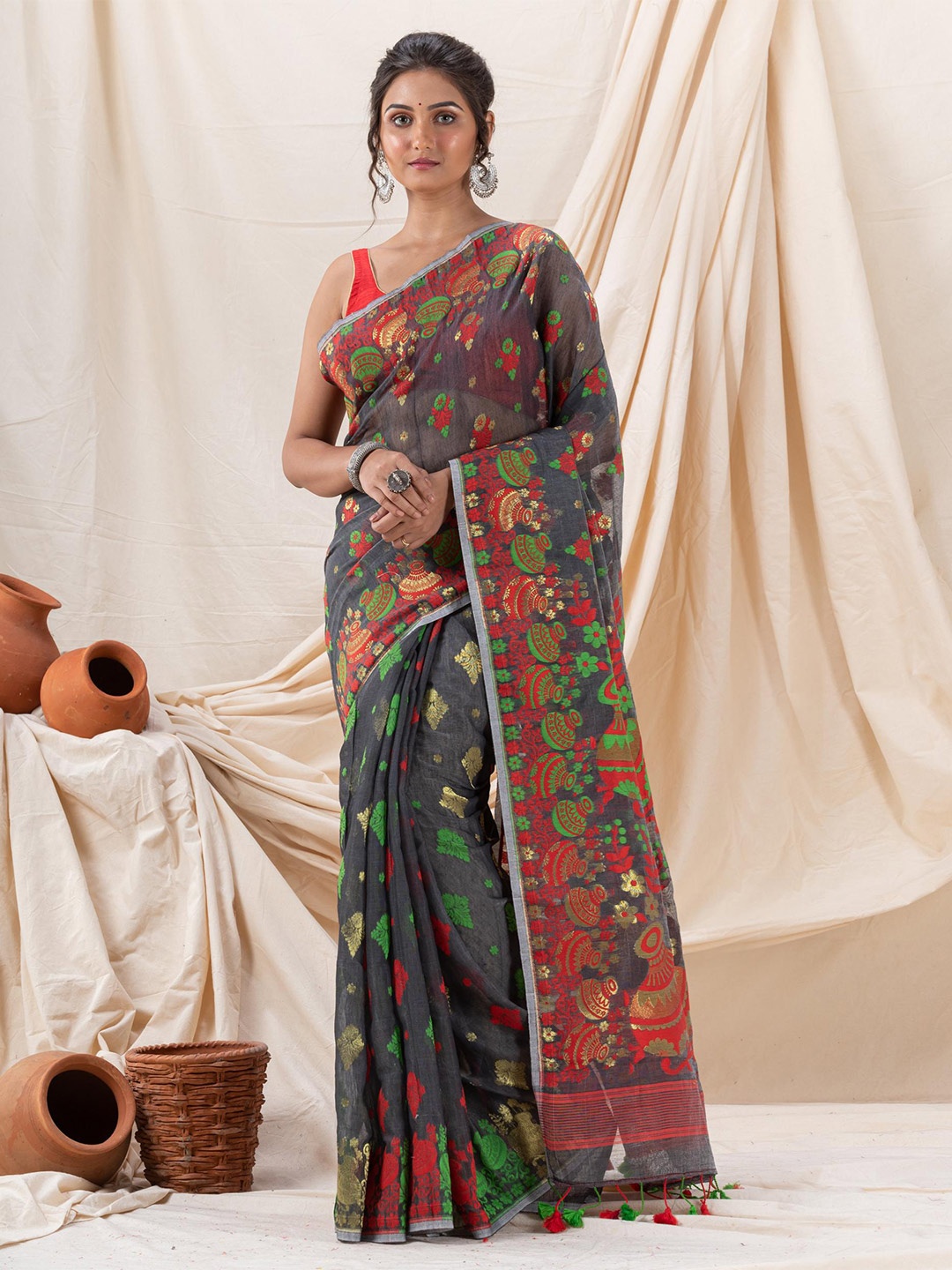 

Angoshobha Ethnic Motif Woven Design Jamdani Saree, Grey