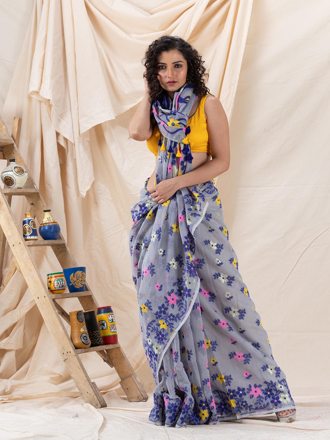 

Angoshobha Ethnic Motif Woven Design Jamdani Saree, Grey